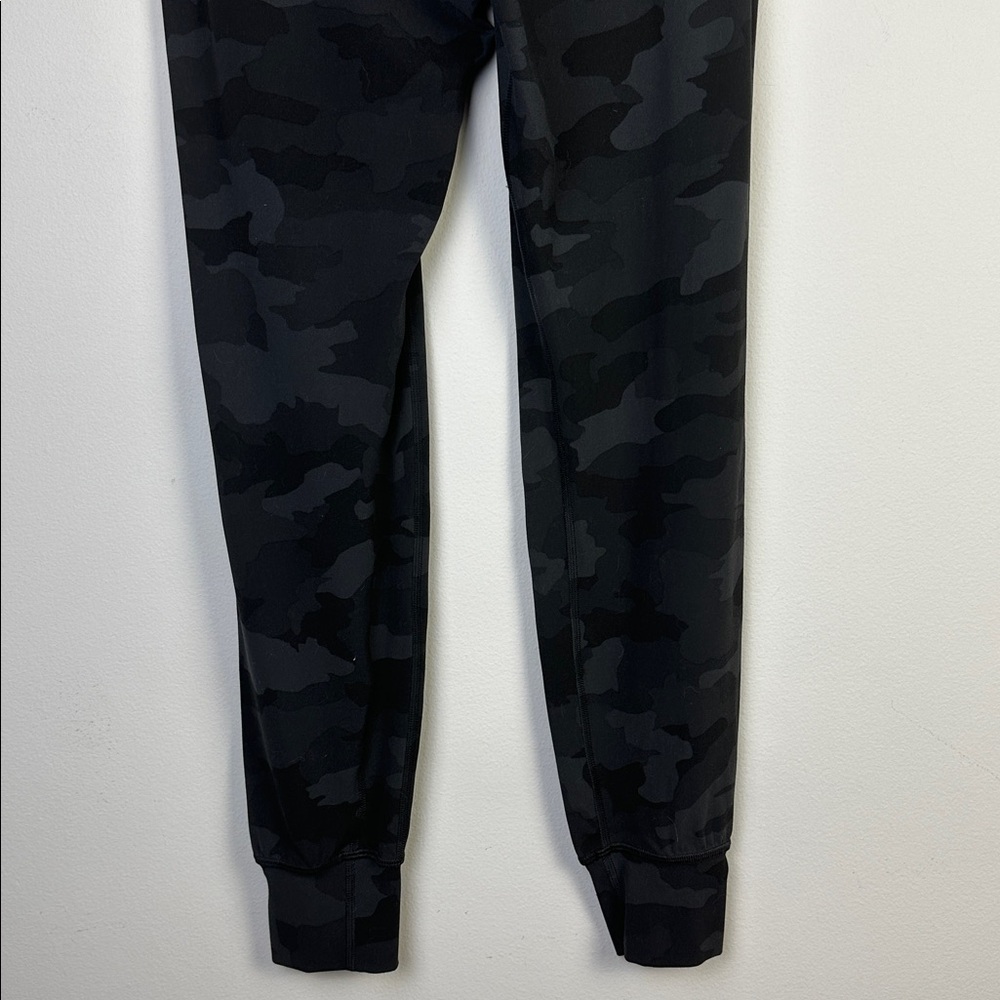 Lululemon Align Joggers 28” in Heritage 365 Camo Deep Coal Size 2 Pockets Casual - Picture 12 of 16